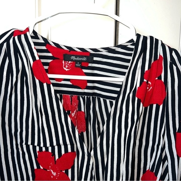 Madewell Black and Red Floral Wrap Blouse Top in Candied Orchids Size Small - Picture 3 of 12